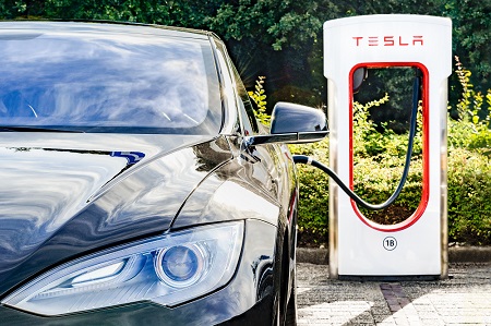 Facilicom UK has announced its new contract with premium electric vehicles company, Tesla UK.